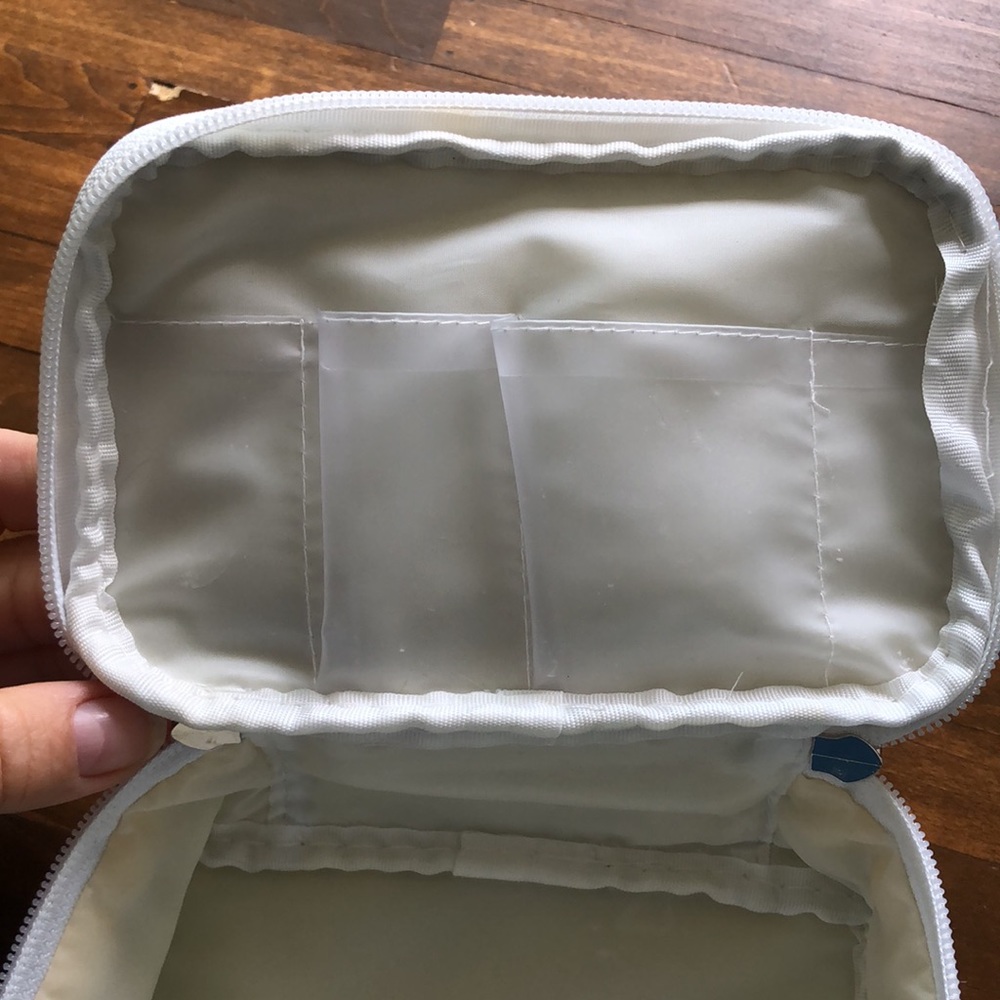 L’OCCITANE make up bag - Picture 6 of 9